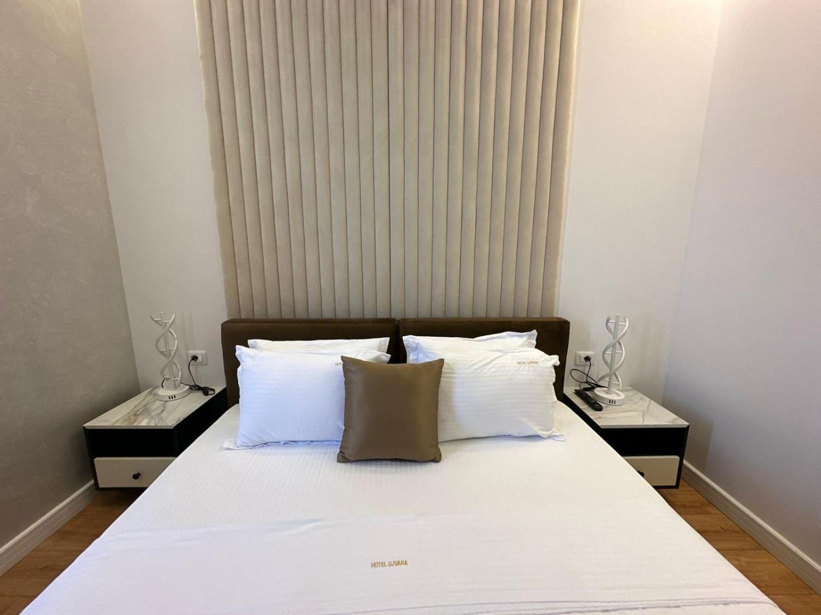 Hotel Ujvara Belsh ภายนอก รูปภาพ